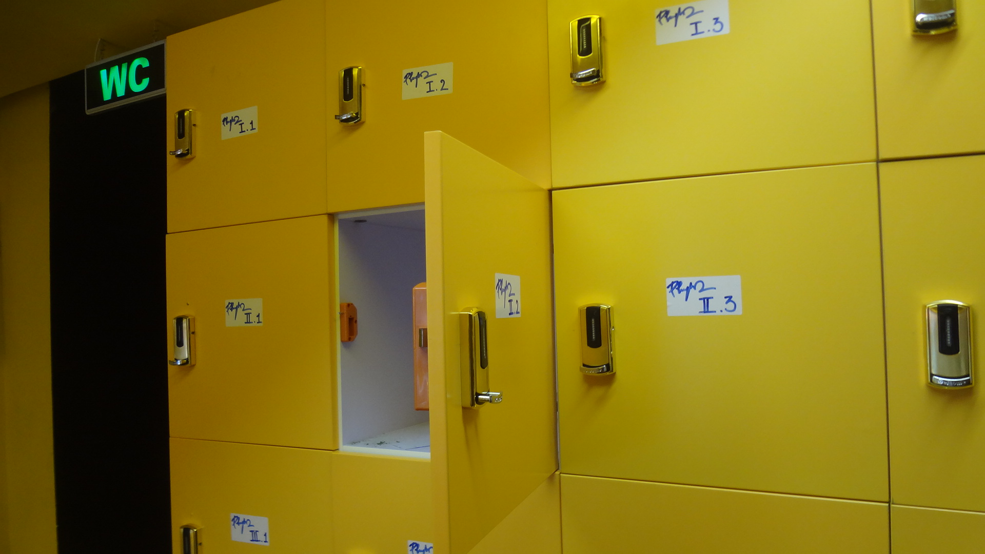 Lắp đặt Khóa tủ locker thẻ từ chip LK 212