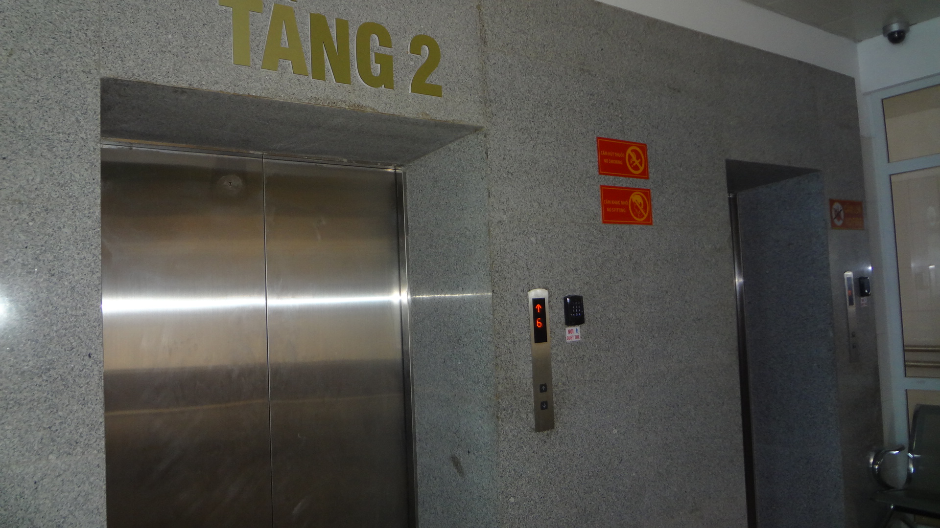 Giải pháp kiểm soát thang máy