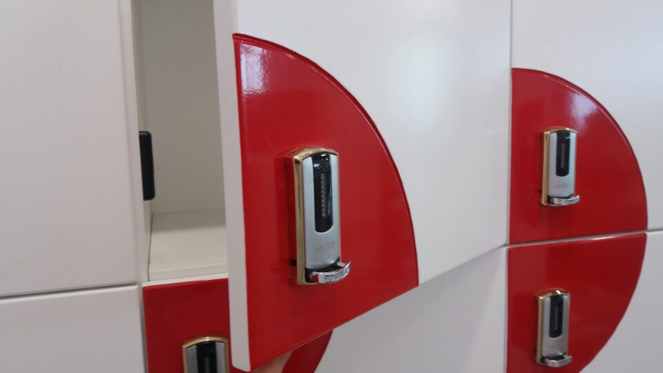 lap-khoa-tu-locker-hune-18r01lp