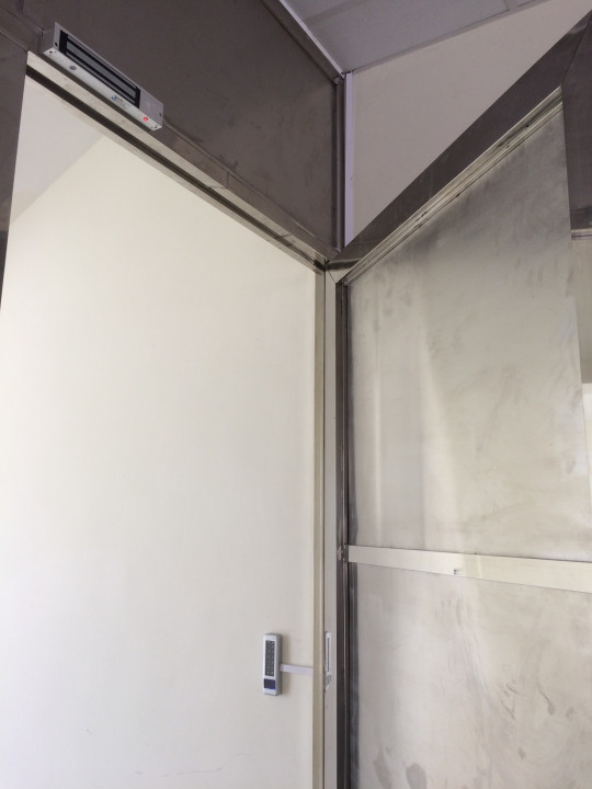 Khóa thẻ từ kiểm soát ra vào bằng thẻ từ cho cửa inox
