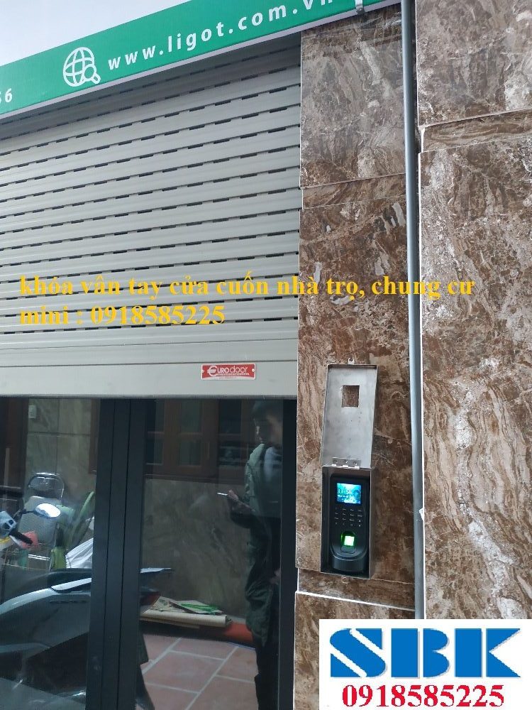 Lắp đặt khóa vân tay cửa cuốn giá rẻ tại hà nội hồ chí minh