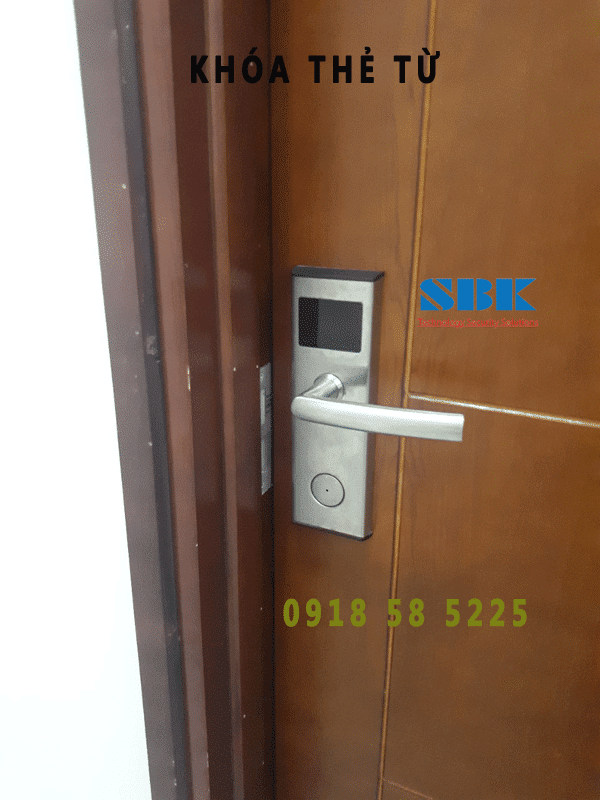 khóa thẻ từ cửa gỗ 