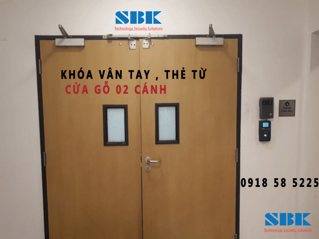 máy chấm công kiểm soát cửa ra vào
