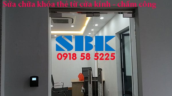 Sửa máy chấm công & kiểm soát ra vào cửa bằng thẻ từ cửa kính ronald jack SC103, SC105