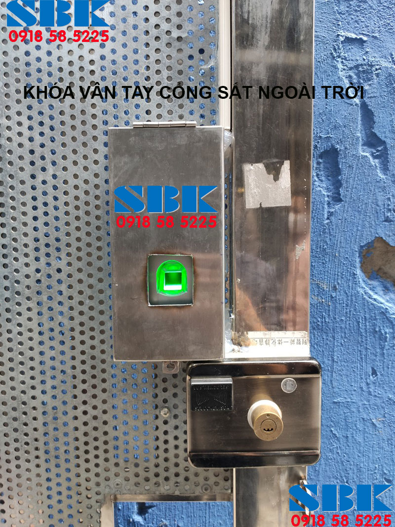 khóa vân tay cổng sắt ngoài trời