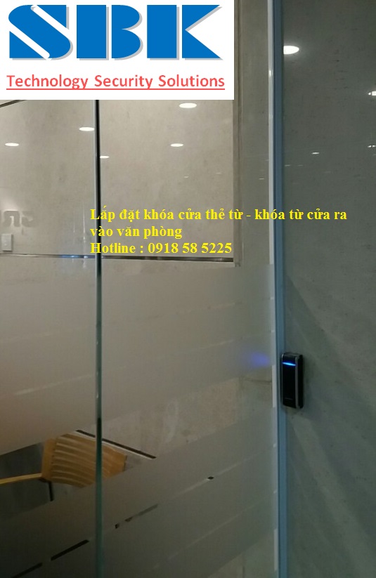 Lắp đặt kiểm soát cửa ra vào bằng thẻ từ , vân tay 