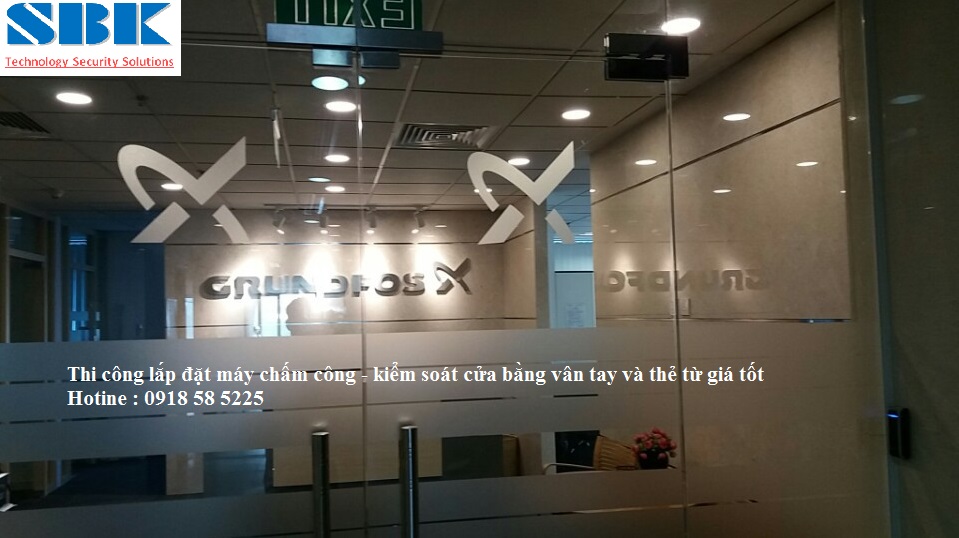 Lắp đặt máy chấm công - kiểm soát cửa ra vào bằng thẻ từ , vân tay 