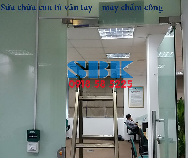 Sửa chữa cửa từ vân tay máy chấm công