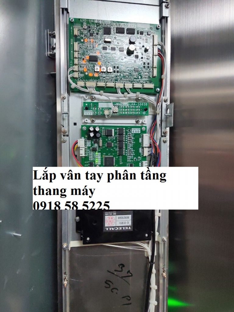 lắp vân tay phân tầng thang máy F18lắp vân tay phân tầng thang máy F18