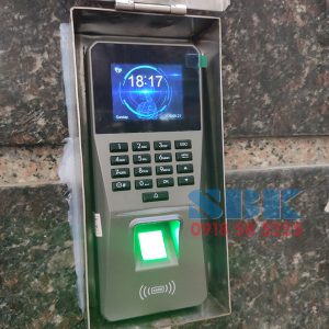 Hình-ảnh-lắp-đặt-thực-tế-Khóa-Vân-Tay-cho-cửa-cuốn-Ronald-Jack-F9S