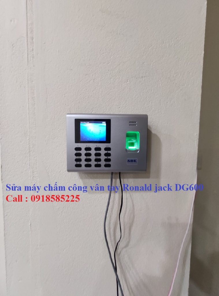 Sửa máy chấm công vân tay Ronald jack DG600