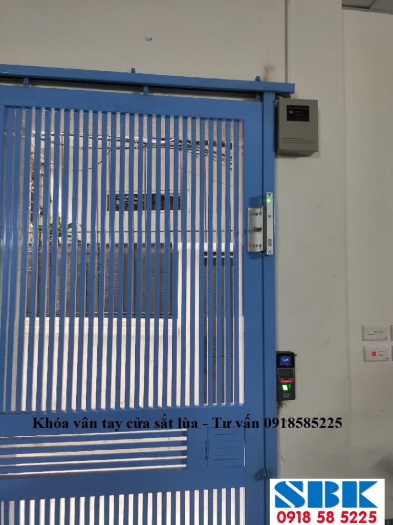 khoá cổng sắt vân tay cửa lùa 1 cánh Ronald jack F16