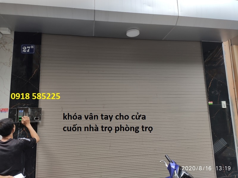khóa vân tay cho cửa cuốn nhà trọ phòng trọ