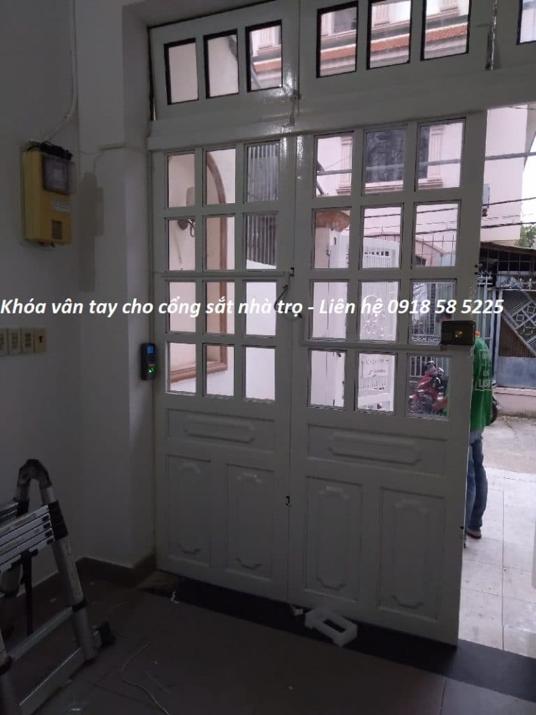Khóa vân tay cho cổng sắt nhà trọ tạ hồ chí minh