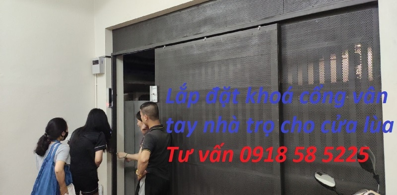 Lắp đặt khoá cửa vân tay nhà trọ cửa sắt lùa