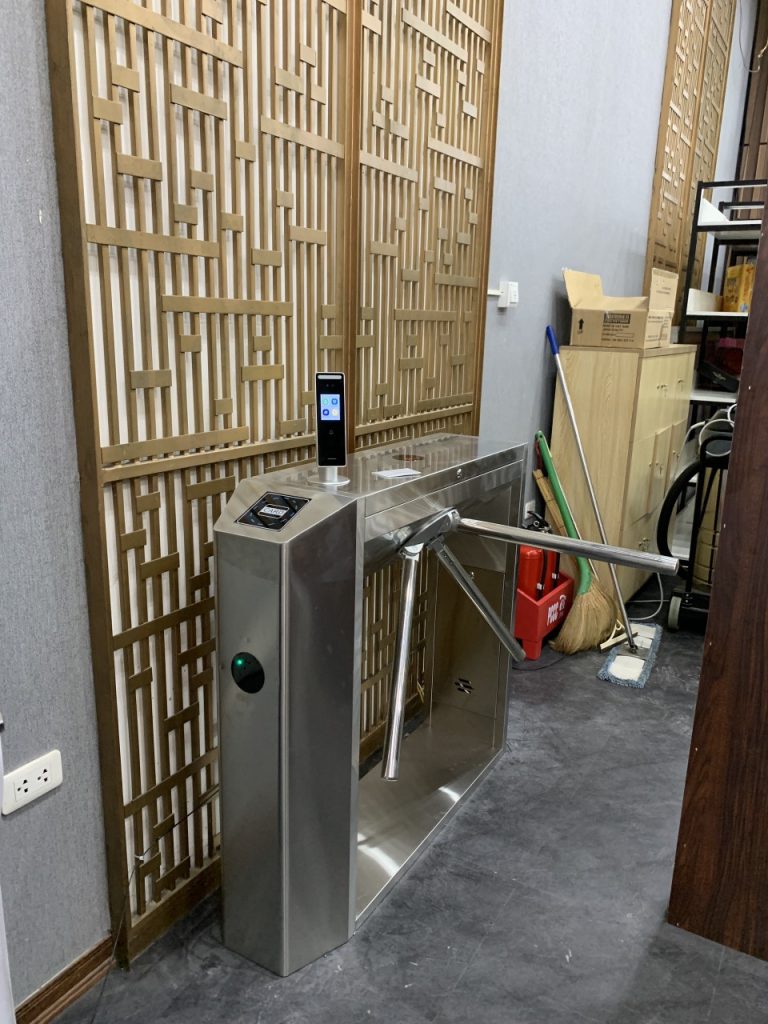 Cổng xoay ba càng (cổng kiểm soát an ninh), model BST-110L