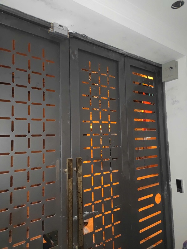 Khóa Cổng Vân Tay – Giải Pháp An Ninh Hiện Đại Cho Nhà Trọ & Chung Cư Mini