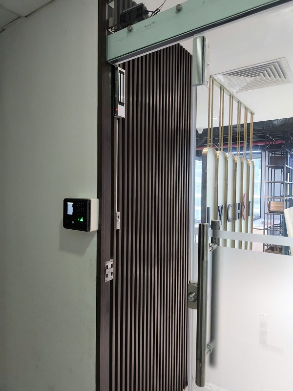 So Sánh Các Phương Thức Kiểm Soát Cửa