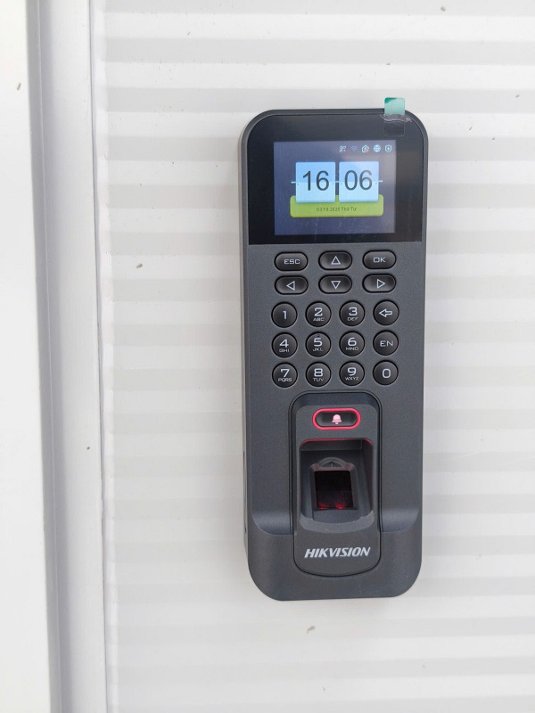 Wifi Trong Hệ Thống Kiểm Soát Cửa Hoạt Động Như Thế Nào?