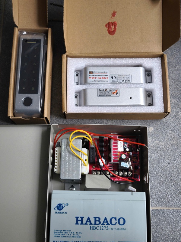 khóa cổng vân tay kết hợp quản lý qua điện thoại