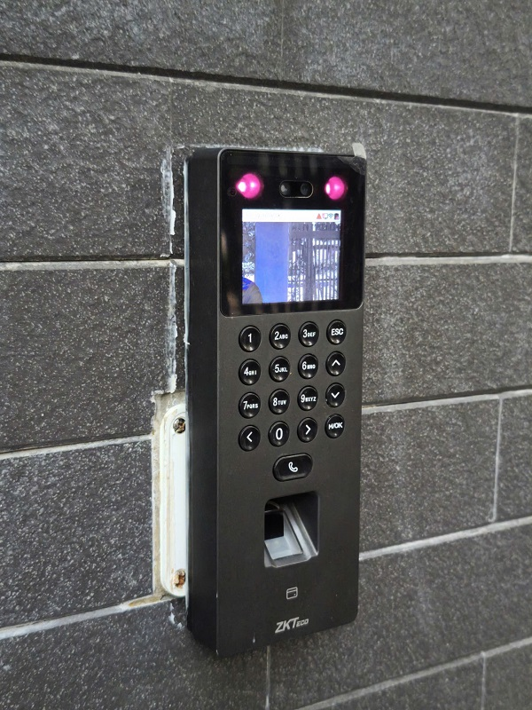 sửa máy chấm công khuôn mặt