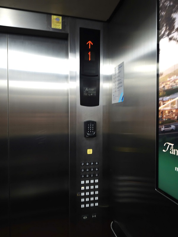 Kiểm Soát Thang Máy Cho Khách Sạn – Nâng Cao Trải Nghiệm & An Ninh