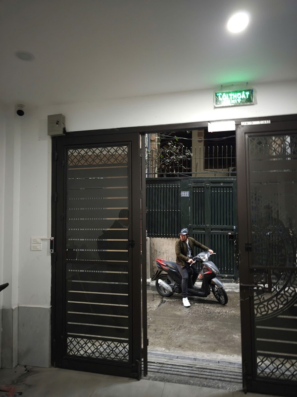 khóa vân tay wifi quản lý phòng trọ từ xa