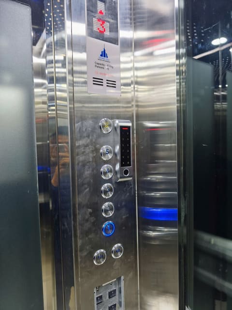 kiểm soát thang máy vân tay / khuôn mặt